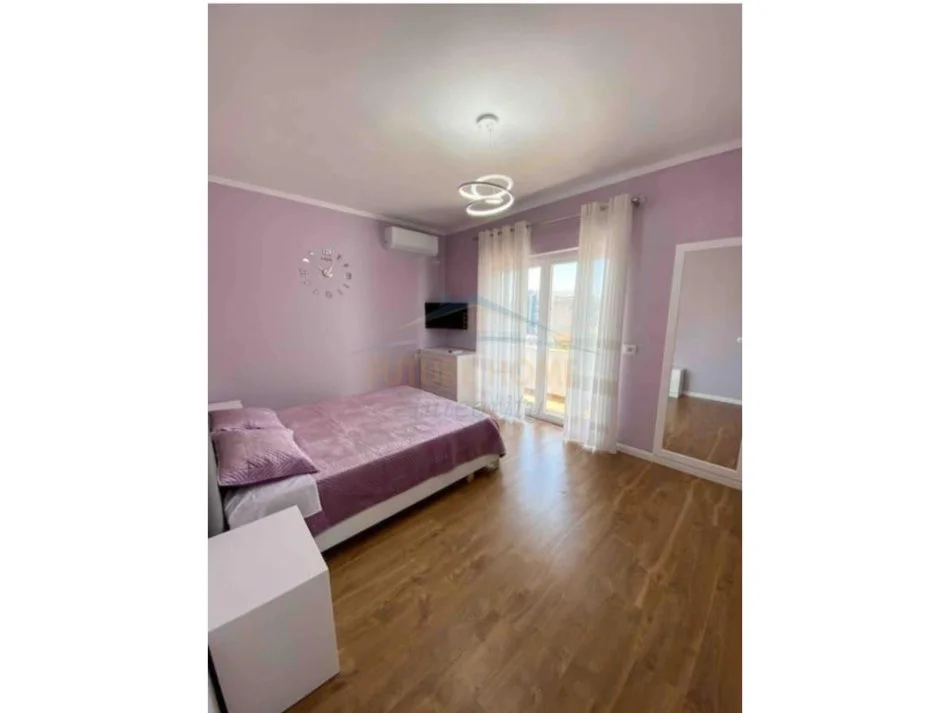 Tirane, shitet apartament 1+1 Kati 5, 102 m² 127.000 € 