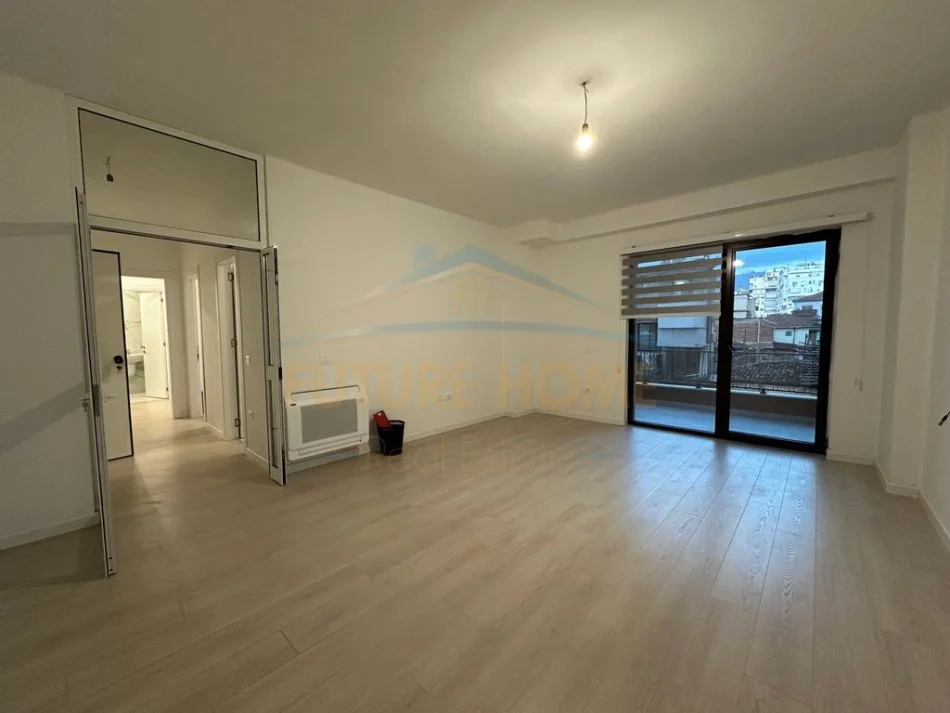 Tirane, jepet me qera apartament 2+1 Kati 1, 95 m² 700 € (MYSLYM SHYRI)   UNA50441