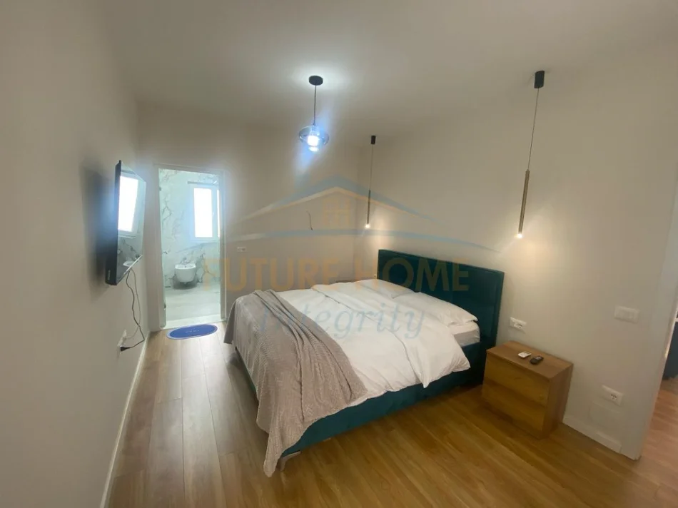 Tirane, jepet me qera apartament 1+1+Ballkon Kati 2, 80 m² 500 € (Ali Demi)