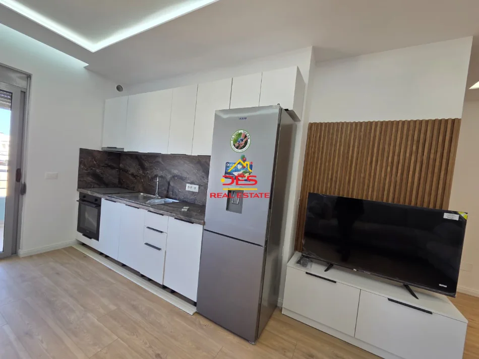 Vlore, shitet apartament 2+1+Ballkon Kati 9, 101 m² 230.000 € (Lungomare)