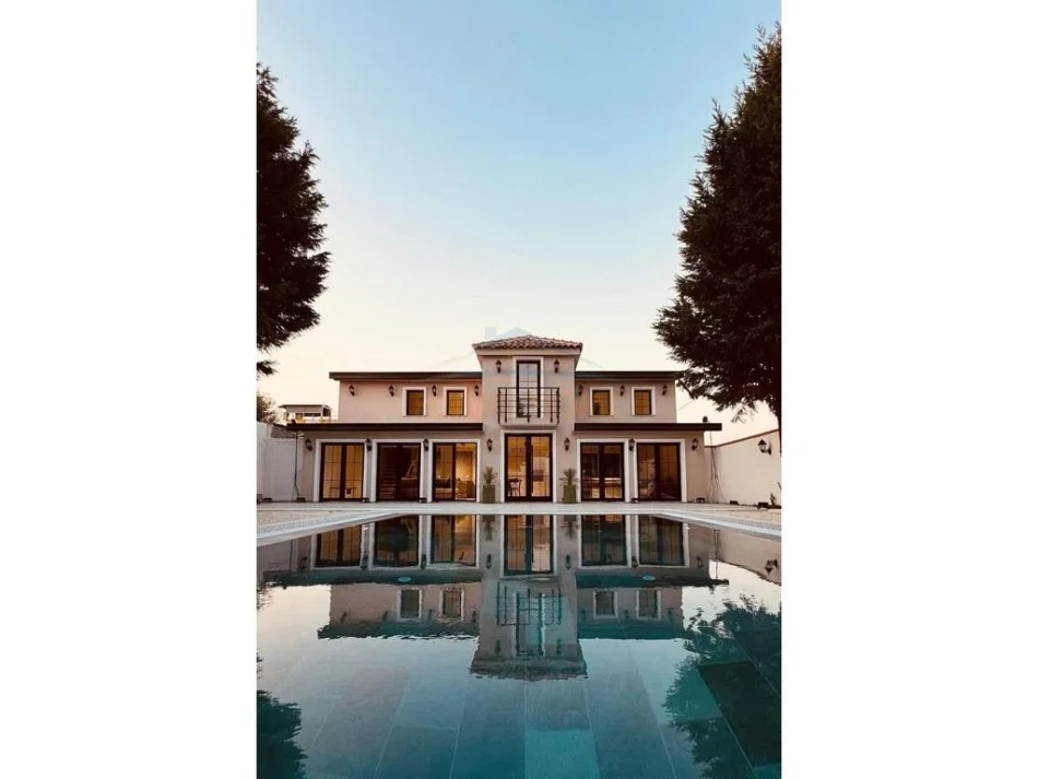 Durres, shitet Vile 5+1+Aneks+Ballkon Kati 3, 1.900 m² 690.000 € (Shijak , Durrës)