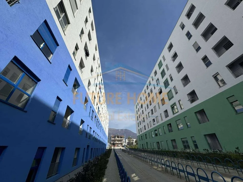 Tirane, jepet me qera apartament 2+1+Ballkon Kati 3, 80 m² 320 € (ali demi)