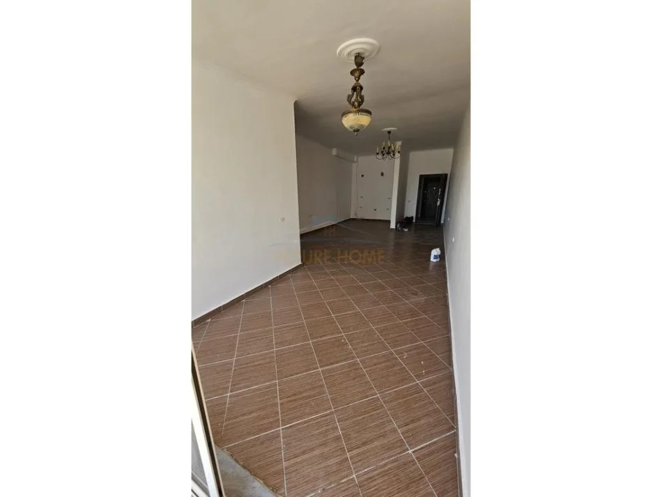 Durres, shitet apartament 1+1+Ballkon Kati 8, 80 m² 80.000 € (plazh iliria)