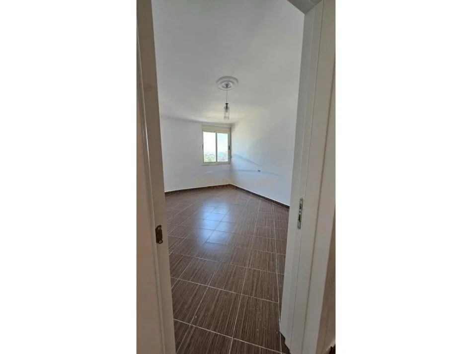 Durres, shitet apartament 1+1+Ballkon Kati 8, 80 m² 80.000 € (plazh iliria)