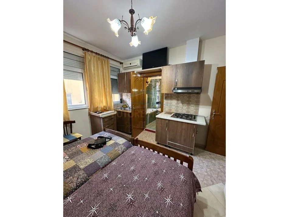 Tirane, Jepet Garsoniere me Qira, Kati 2, 35 m² 300 € (Pazari i Ri), OPP50543