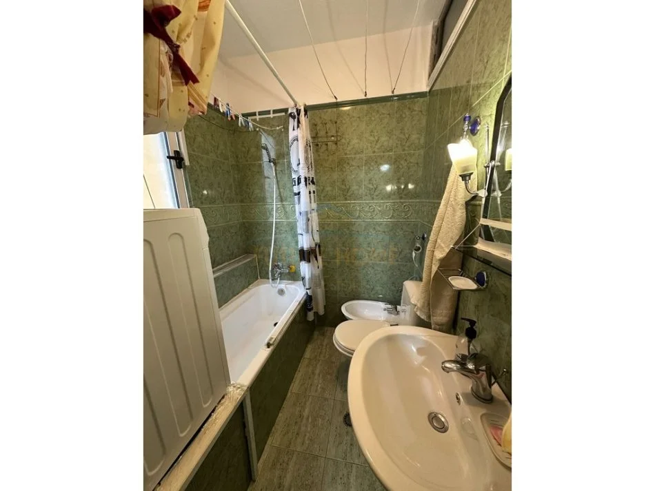 Tirane, Jepet Garsoniere me Qira, Kati 2, 35 m² 300 € (Pazari i Ri), OPP50543