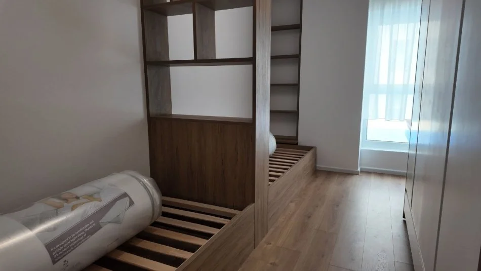 Tirane,jepet me qera apartament 2+1+Ballkon , 80 m² 500 € (Prane shkolles Ali Demi)