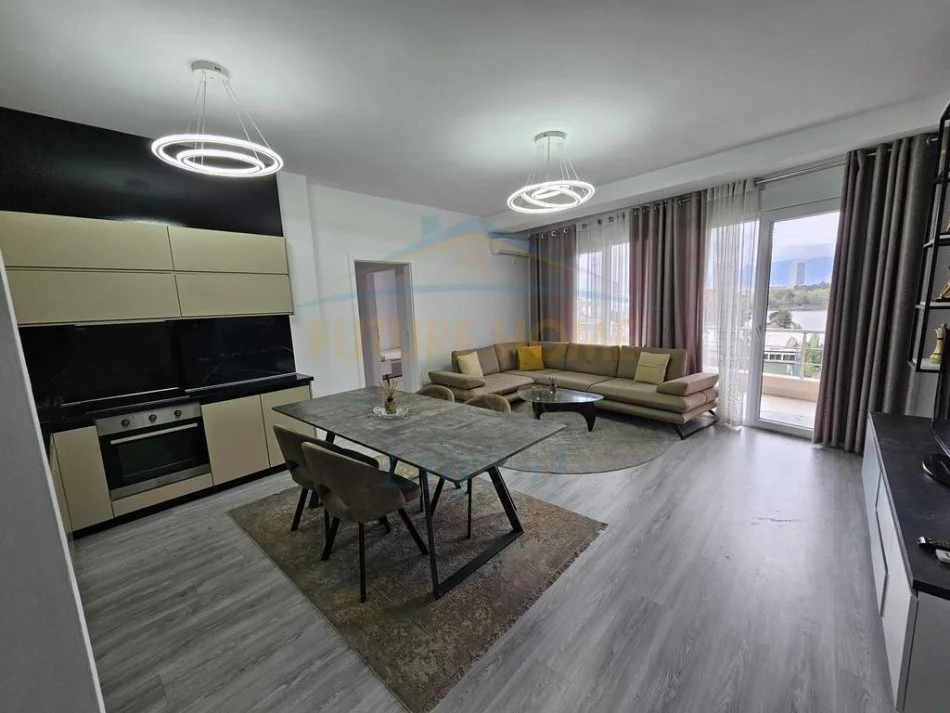Tirane, shitet apartament 3+1 Kati 3, 144 m² 350.000 € (Liqeni i Thate)