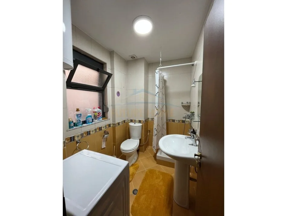 Tirane, jepet me qera 1+1+Ballkon Kati 3, 68 m² 600 € (Myslym Shyri)