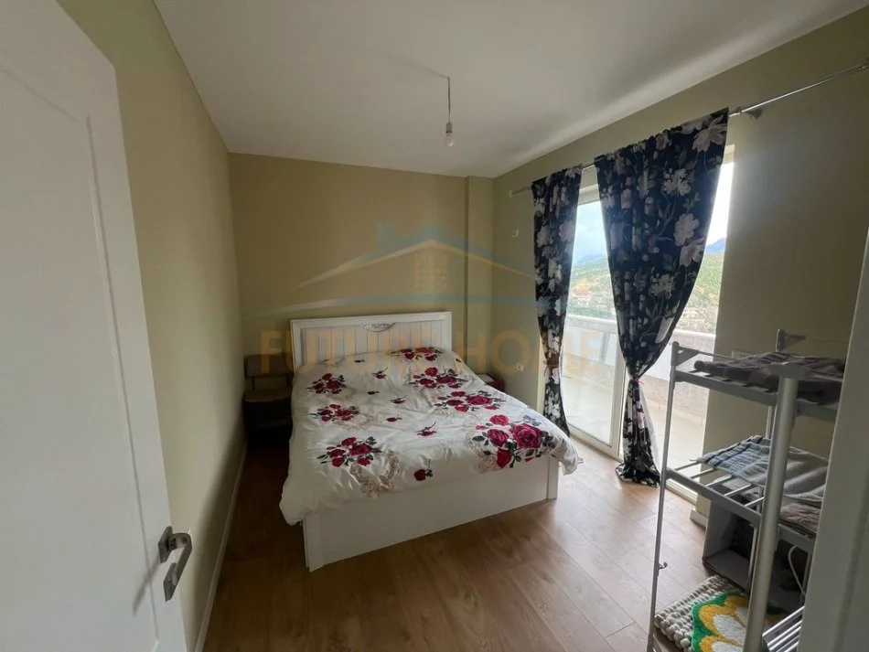 Tirane, jepet me qera 2+1 Kati 3, 106 m² 500 € (Fresku)