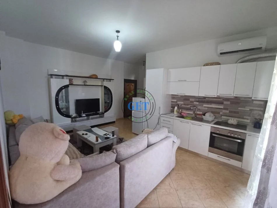 Durres, jepet me qera apartament 1+1+Ballkon Kati 5, 65 m² 320 € (Plazh Iliria, Durres)