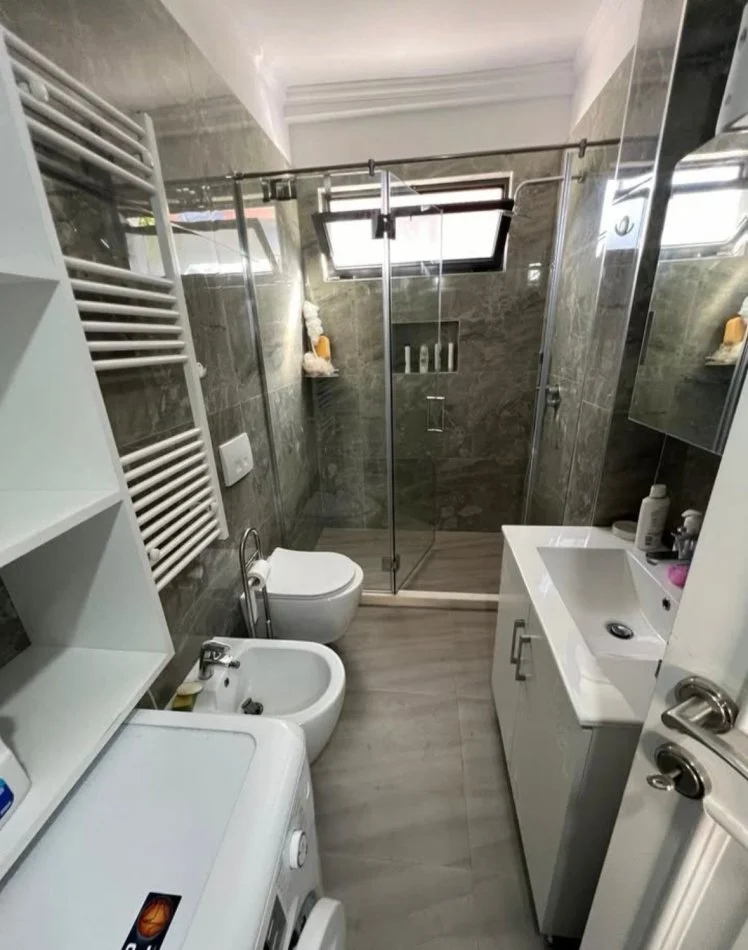 Tirane, jepet me qera apartament 1+1 Kati 2, (Zona 21)