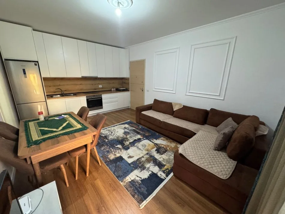 Tirane, jepet me qera apartament 1+1 Kati 2, 59 m² 600 € (Prokuroria e tiranes)