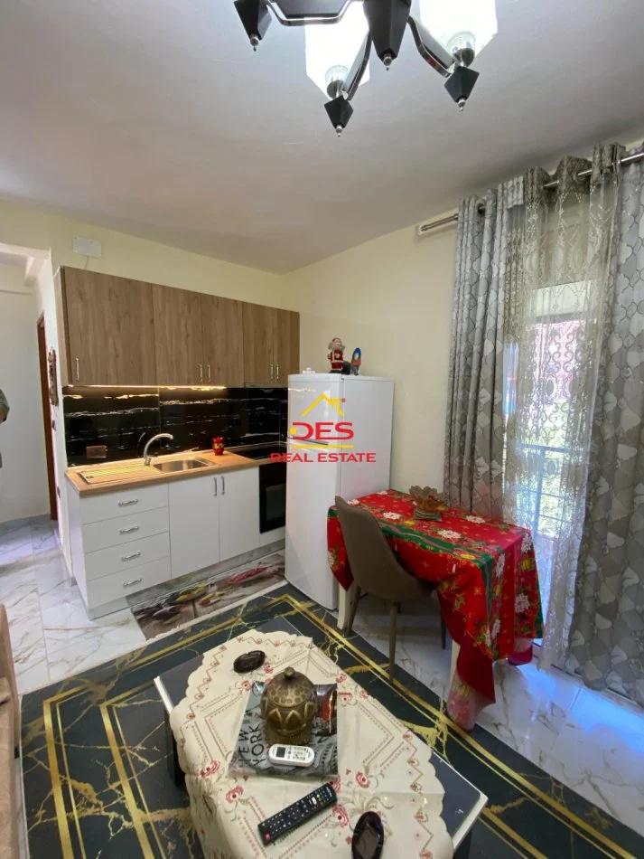 Vlore, shitet apartament 1+1+Ballkon Kati 2, 50 m² 68.000 € (Rruga Mustafa Bello)