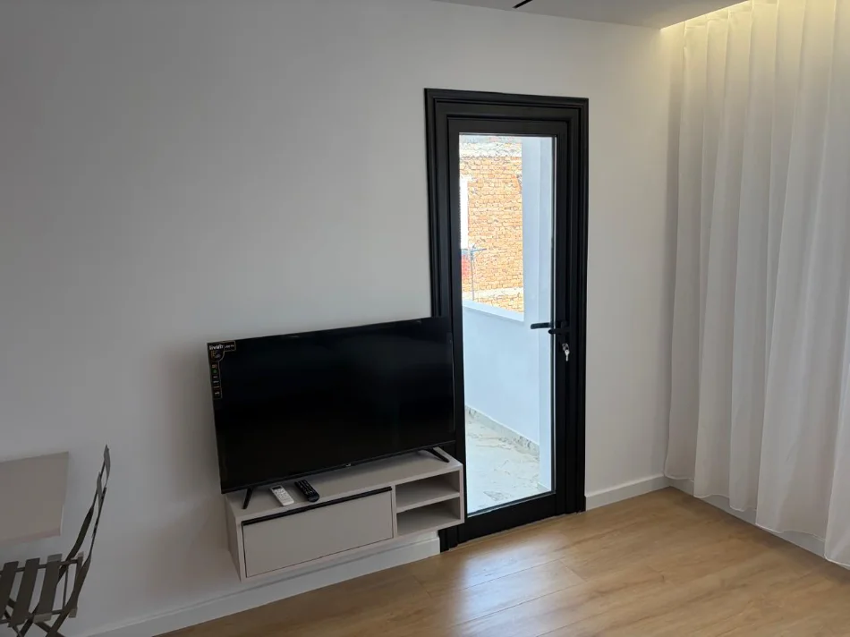 Tirane, shitet apartament 1+1+Ballkon Kati 5, 49 m² 120.000 € (stacion treni)