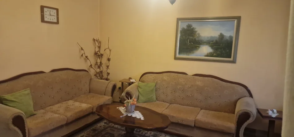 Tirane, shitet apartament 1+1 Kati 3, 54 m² 90.000 € (xhamlliku , oxhaku , varri i bamit)