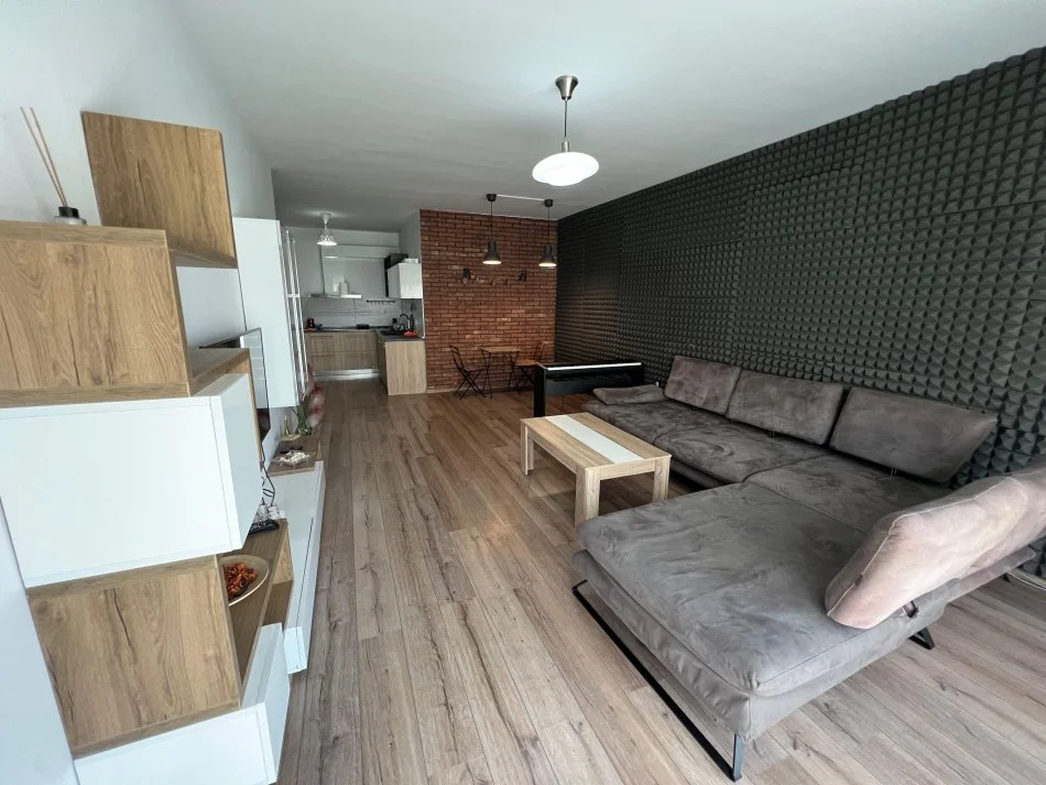 Tirane, shitet apartament 2+1 , (Rruga Don Bosko)
