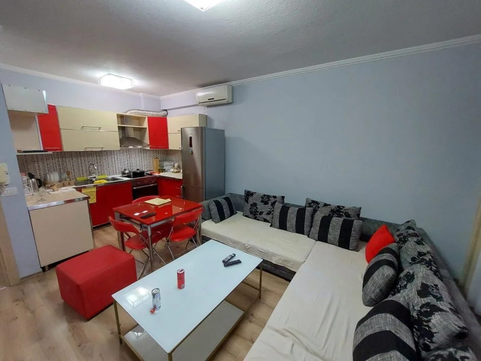 Tirane, shes apartament 2+1 Kati 3, 74 m² 150,000 € (Stacioni i Trenit)