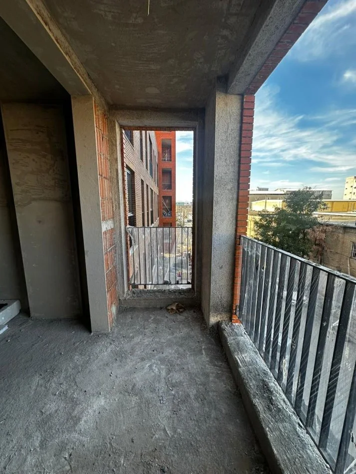 Tirane, shitet apartament 1+1 Kati 2, 75 m² 112.500 € (Prane Bulevardit te Ri)