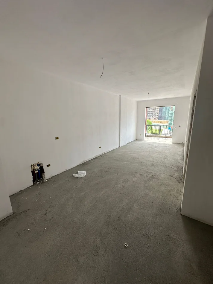 Tirane, shitet apartament 1+1+Ballkon Kati 4, 81 m² 97.560 € (Paskuqan)