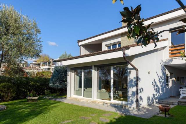 Shqiperi, jepet me qera Vile 231 m² 3.000 Euro
