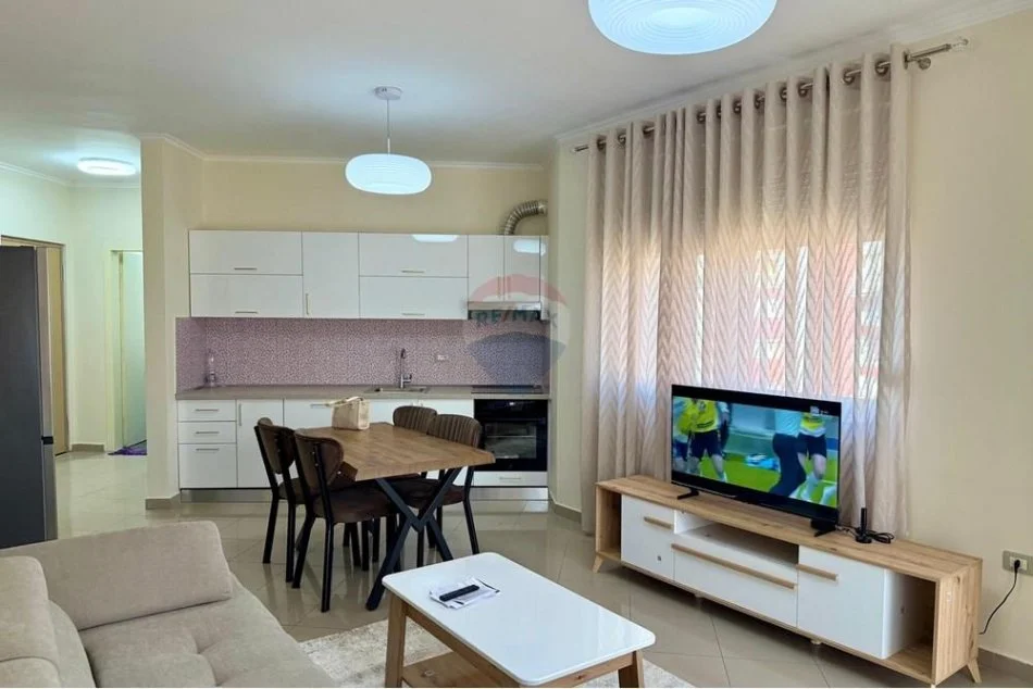 jepet me qera 1+1 , 65 m² 430 €