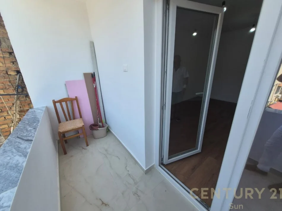 Tirane, shes apartament 1+1 Kati 3, 61 m² 160.000 € (Rruga Thanas Ziko)