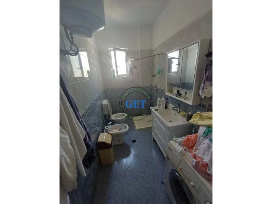 Durres, jepet me qera apartament 1+1+Ballkon Kati 5, 65 m² 320 € (Plazh Iliria, Durres)