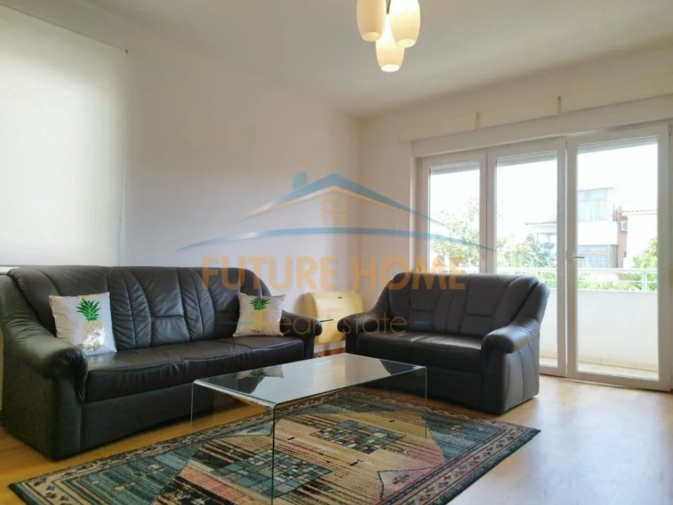 Tirane, jepet me qera apartament 2+1 Kati 2, 132 m² 850 € (Sauk)