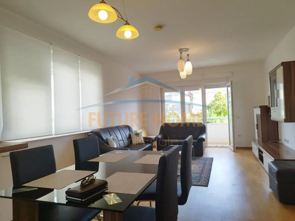 Tirane, jepet me qera apartament 2+1 Kati 2, 132 m² 850 € (Sauk)