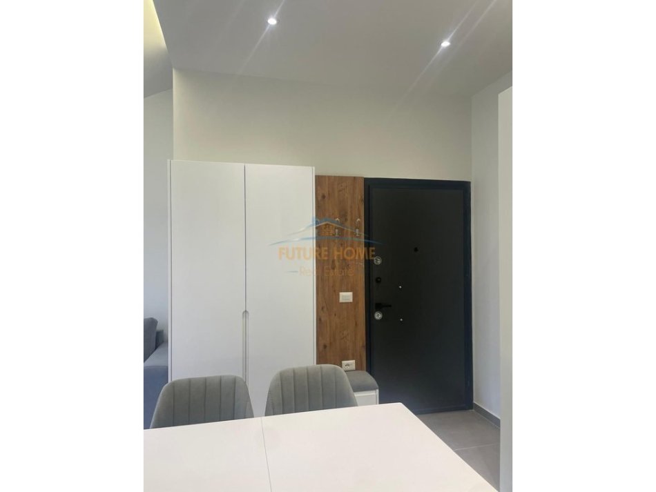 Tirane, jepet me qera 1+1 Kati 5, 65 m² 400 € (Fresk)