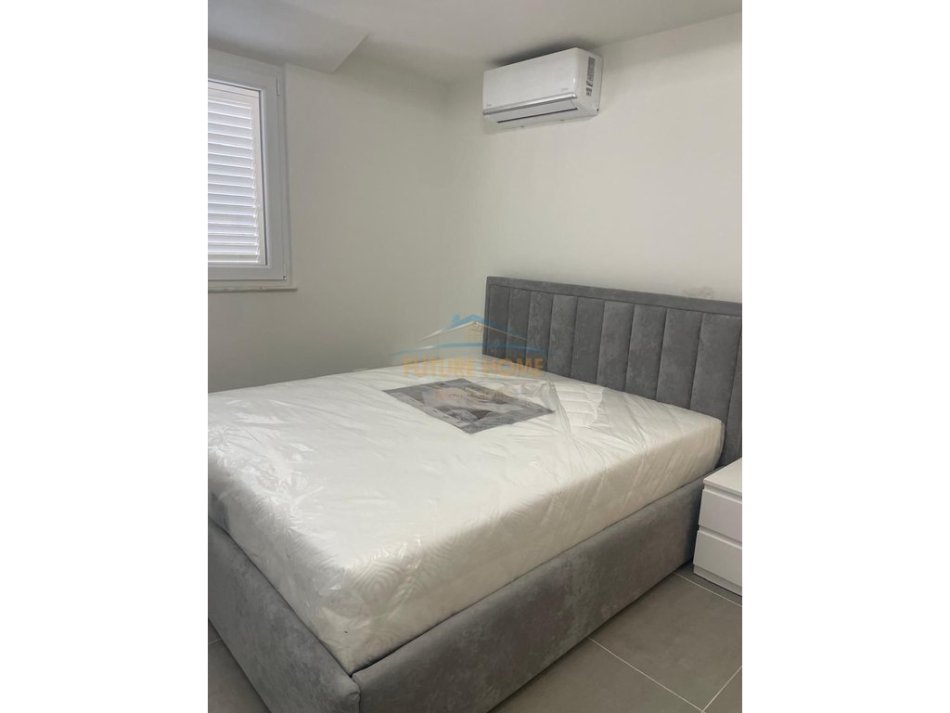 Tirane, jepet me qera 1+1 Kati 5, 65 m² 400 € (Fresk)