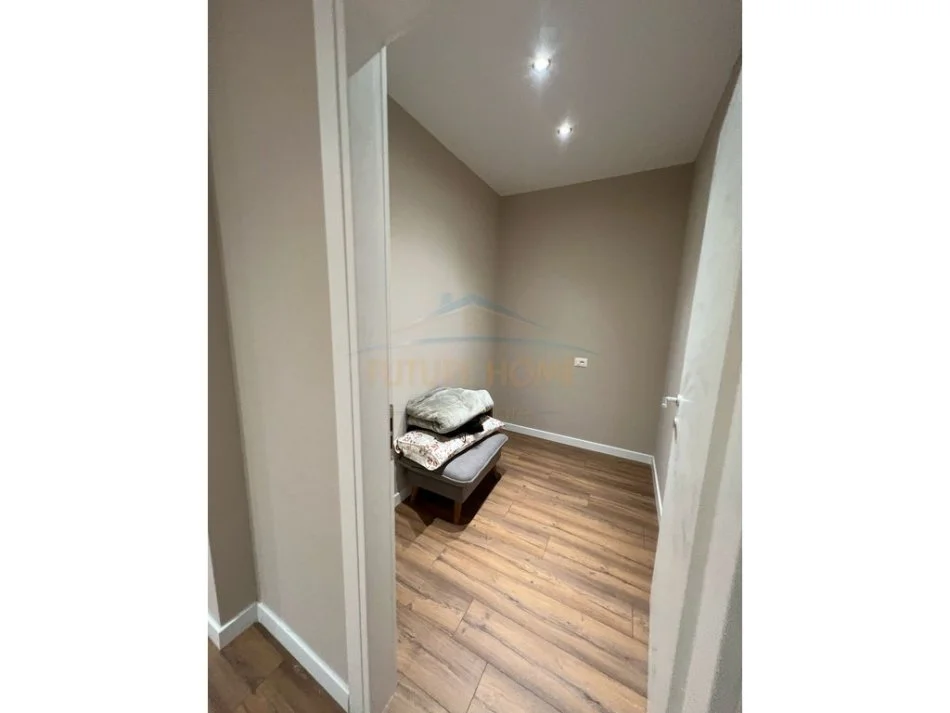 Tirane, jepet me qera apartament 2+1 Kati 4, 66 m² 600 € (Unaza e re)