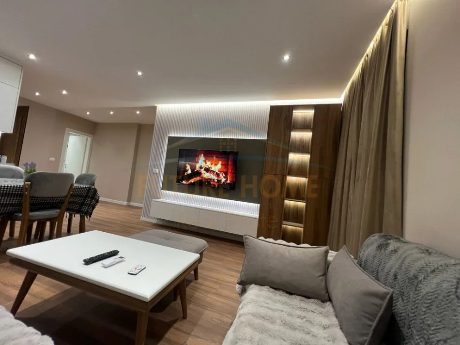 Tirane, jepet me qera apartament 2+1 , 67 m² 600 € (Unaza e Re)