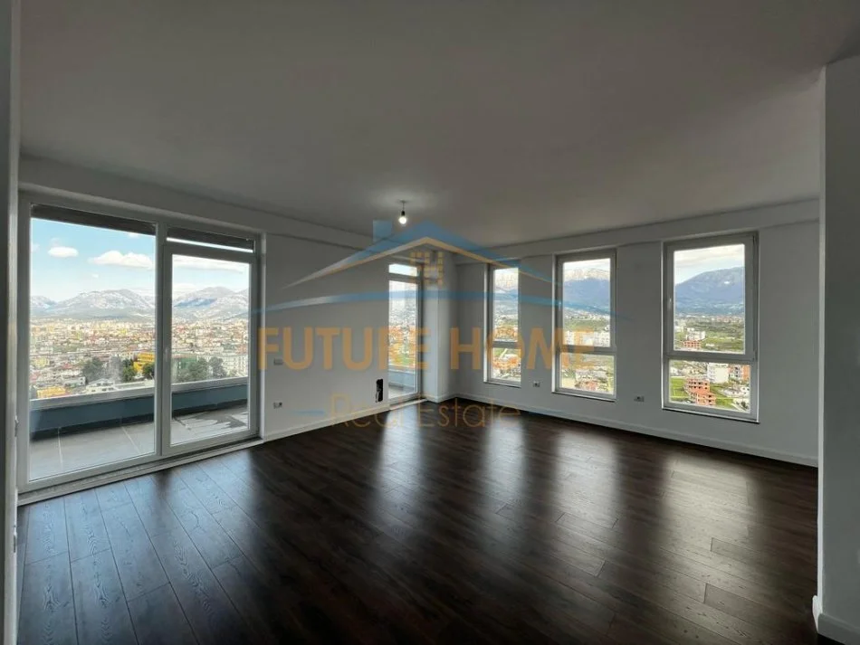 Shitet, Apartament 2+1+2, Sauk, prane Restorant Xibrakes, Tiranë 250,000 €