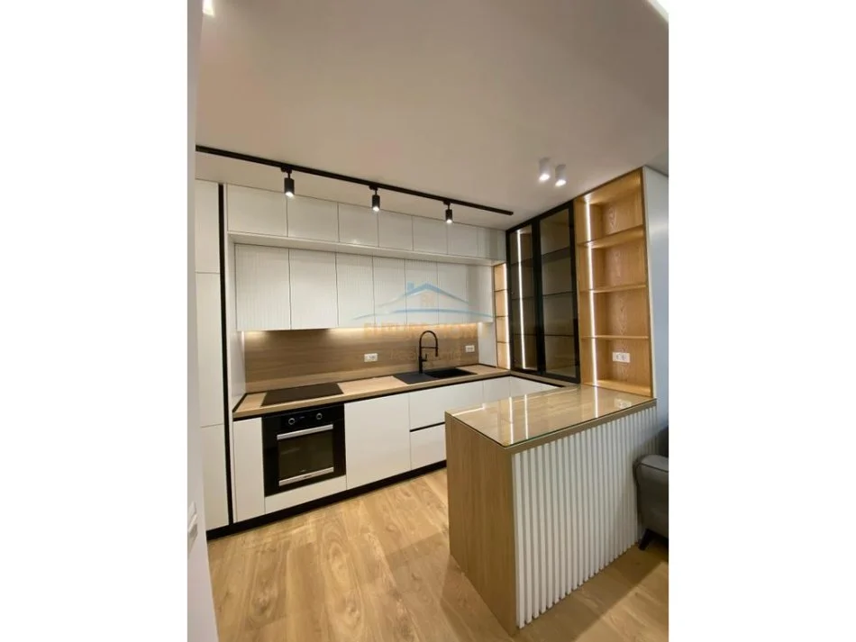 Tirane, jepet me qera apartament 2+1 Kati 2, 100 m² 1.200 € (Kopshti Zoologjik)