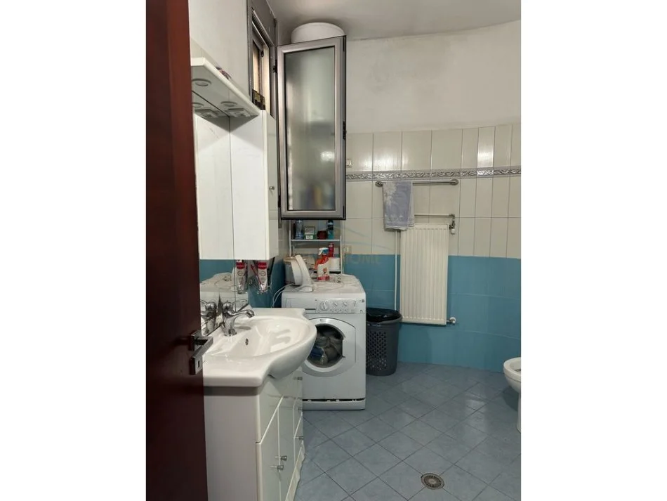 Vlore, shitet shtepi 2+1 Kati 0, 190.000 € (Te Shkolla Xhyeri) RV50696