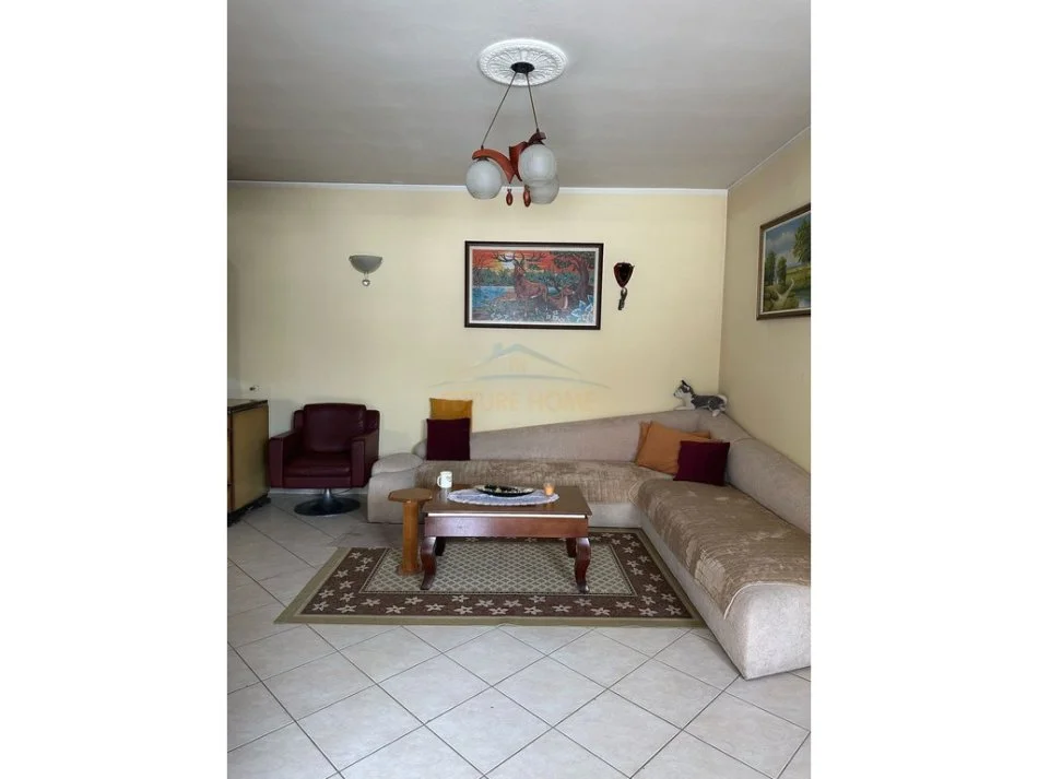 Vlore, shitet shtepi 2+1 Kati 0, 190.000 € (Te Shkolla Xhyeri) RV50696