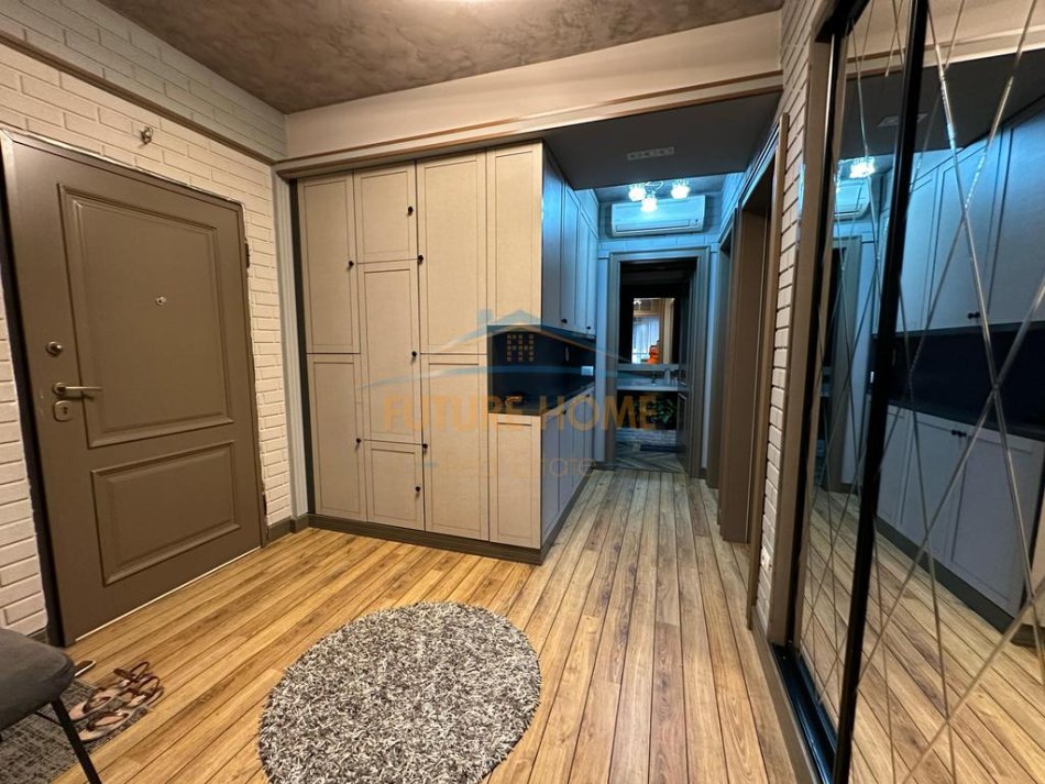 Tirane, jepet me qera apartament 2+1 Kati 3, 192 m² 2.200 € (Myslym Shyri)