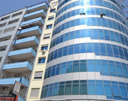Tirane, jap me qera ambjent biznesi Kati 5, 67 m² 30.000 Leke (Adresa: Kthesa Kamzes, Pallati Mehillaj, Kashar)