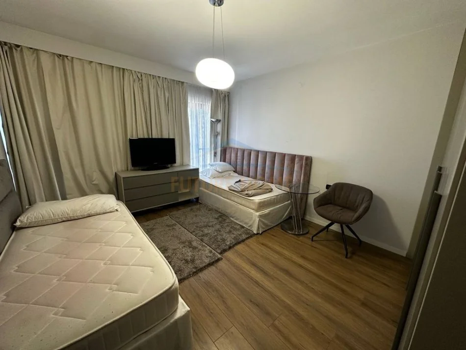 Tirane, jepet me qera apartament 2+1+Ballkon Kati 8, 133 m² 1.500 € (Qender)