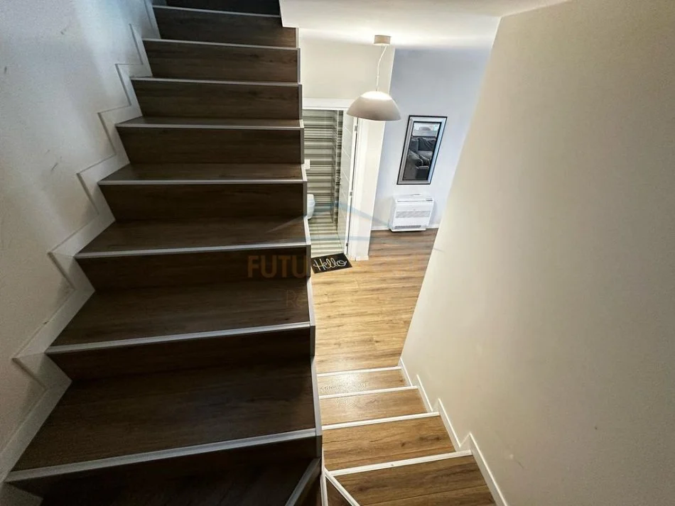 Tirane, jepet me qera apartament 2+1+Ballkon Kati 8, 133 m² 1.500 € (Qender)