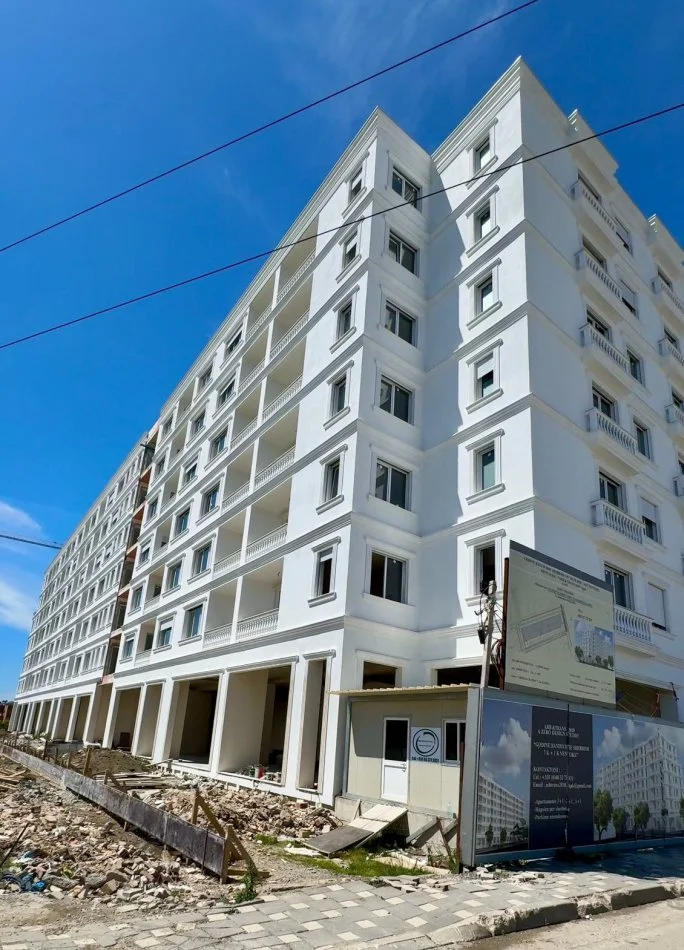 Tirane, shitet apartament 2+1+Ballkon Kati 6, 118 m² 82.000 € (kamez)