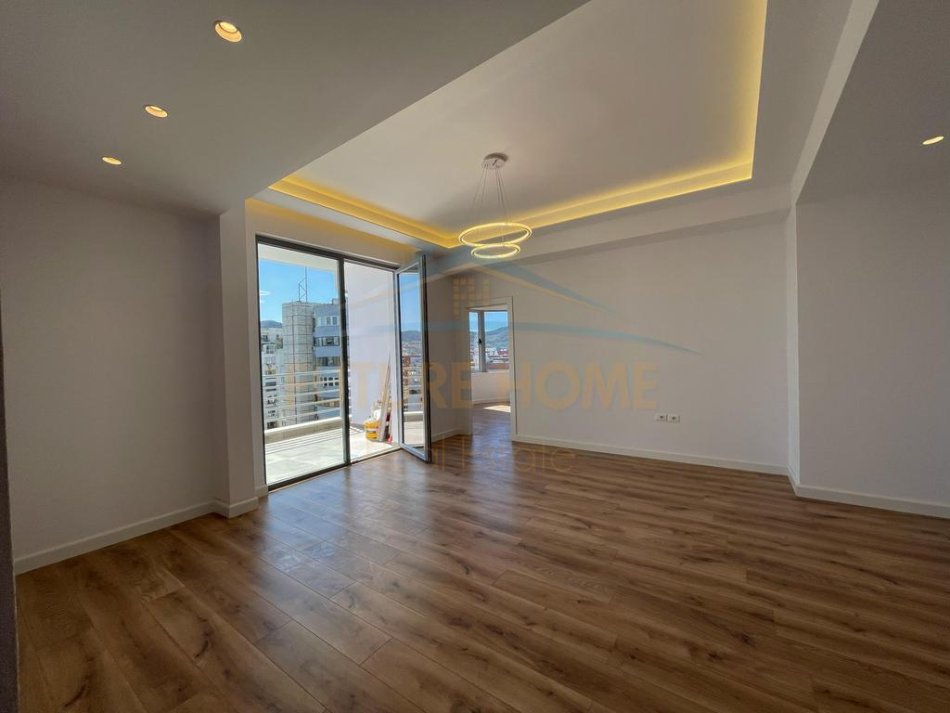 Tirane, shitet apartament 2+1 Kati 10, 87 m² 237.000 € (Rruga e Kavajes)