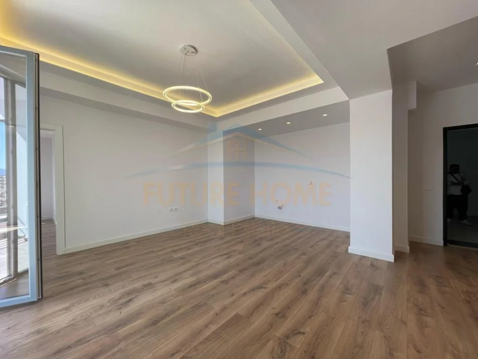 Tirane, shitet apartament 2+1 Kati 10, 101 m² 227.000 € (Rruga e Kavajes)