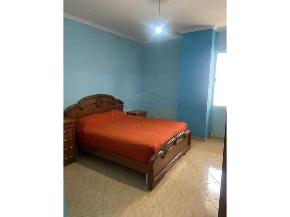 Tirane, jepet me qera apartament 1+1 Kati 2, 70 m² 400 € (Fresk)