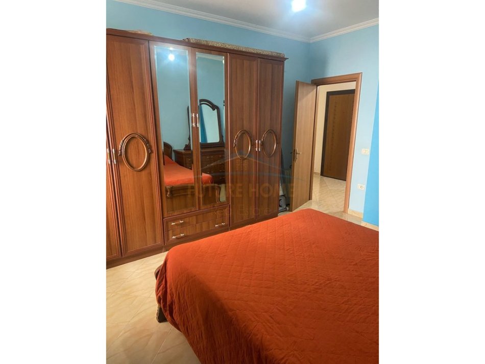Tirane, jepet me qera apartament 1+1 Kati 2, 70 m² 400 € (Fresk)