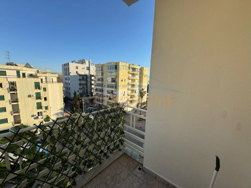 Durres, shitet apartament 1+1+Ballkon Kati 5, 80 m² 109.000 € (PLAZH ILIRIA)