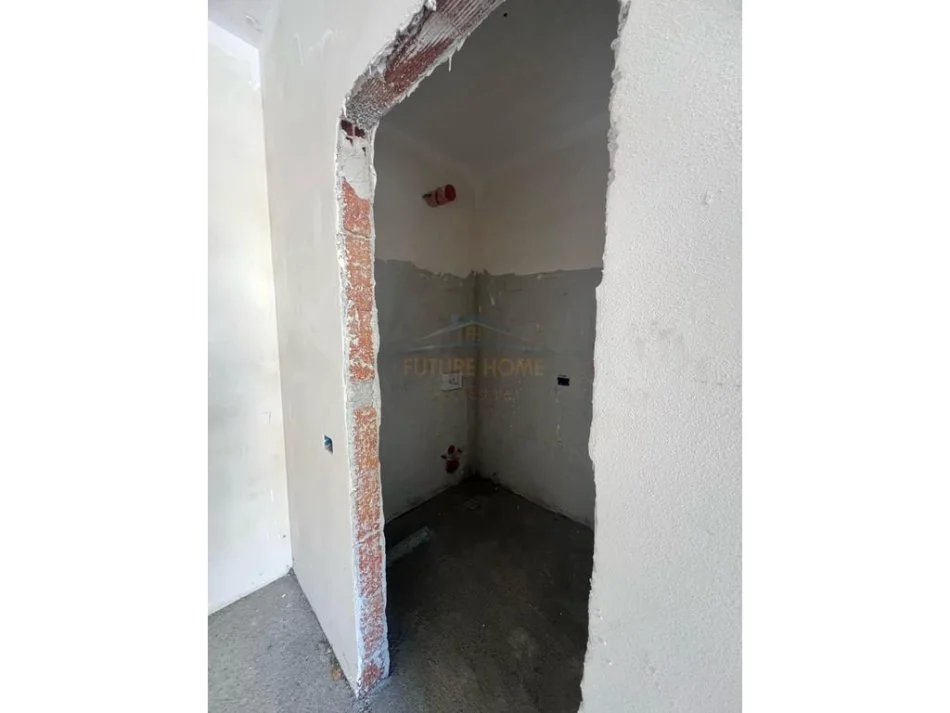 Tirane, shitet apartament 2+1 Kati 2, 124 m² 205.000 € (Rruga e Elbasanit)