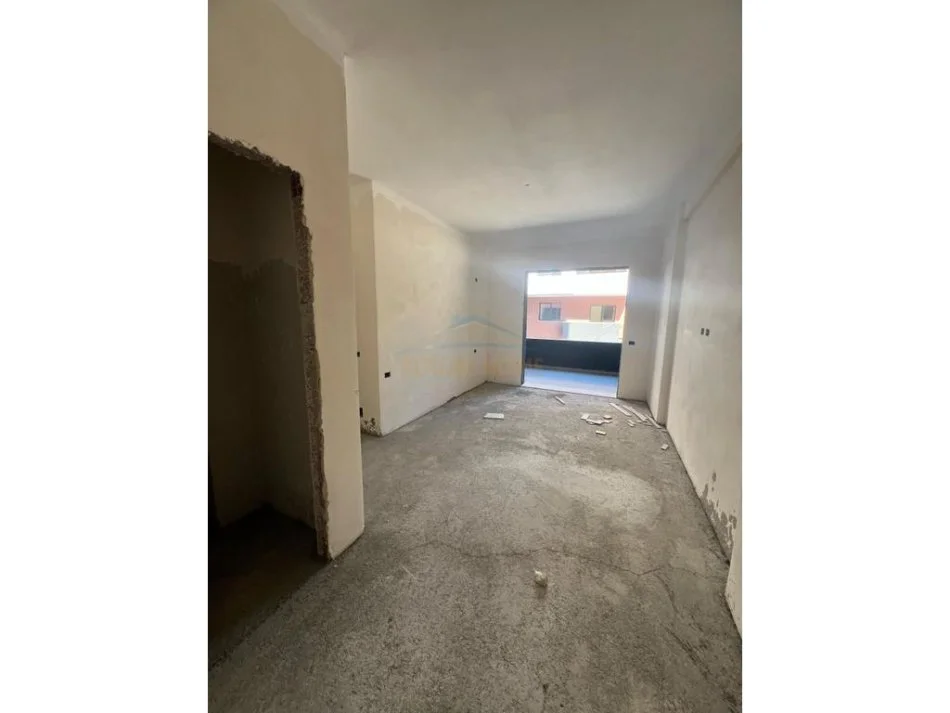 Tirane, shitet apartament 2+1 Kati 2, 124 m² 205.000 € (Rruga e Elbasanit)